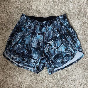 Lululemon Hotty Hot Low-Rise Lined Short 4"
